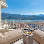 Alexandra's Cozy Sea View Apartament *