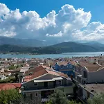 Alexandra's Cozy Sea View Apartament