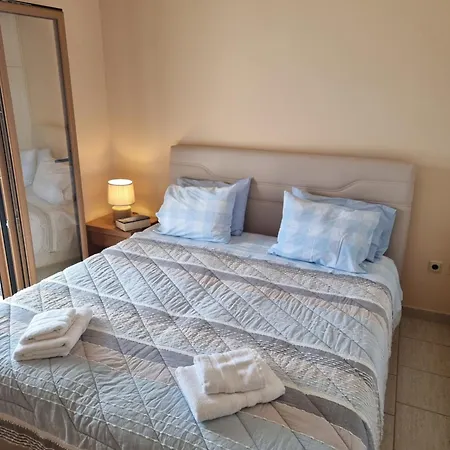 Alexandra's Cozy Sea View Apartament