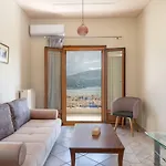 Alexandra's Cozy Sea View Daire